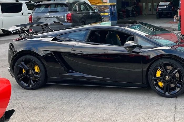 Vehicle parked at Complete Automotive